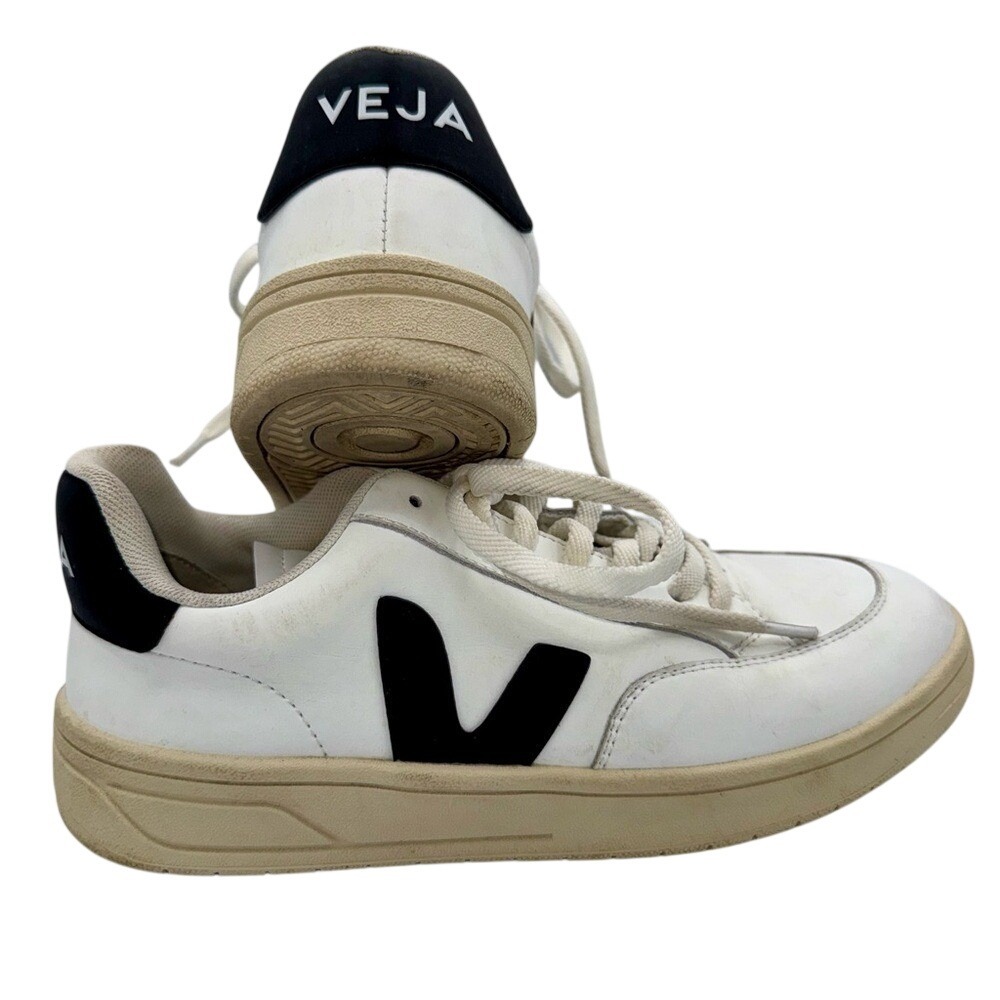 Veja V-10 Leather White / Black Sneakers Sustainable Minimal Women's 7 (EU 38)